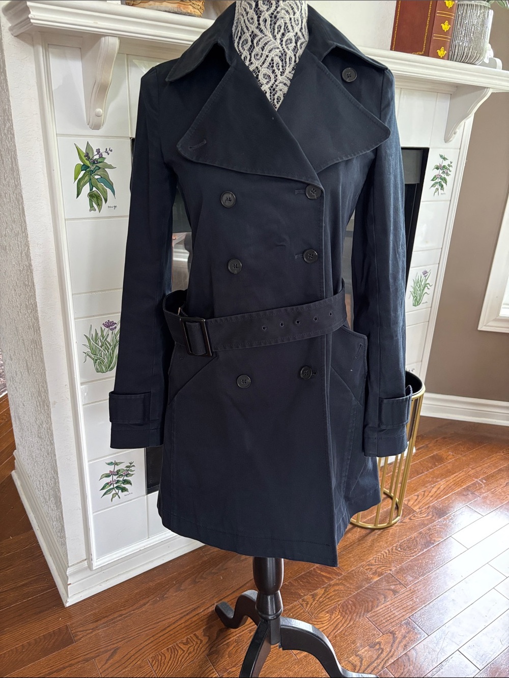 Theory Classic Navy Double-Breasted Trench Coat with Belt